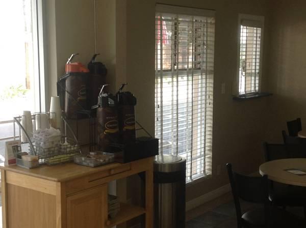 Super 8 By Wyndham Santa Barbara/Goleta Hotel Екстериор снимка